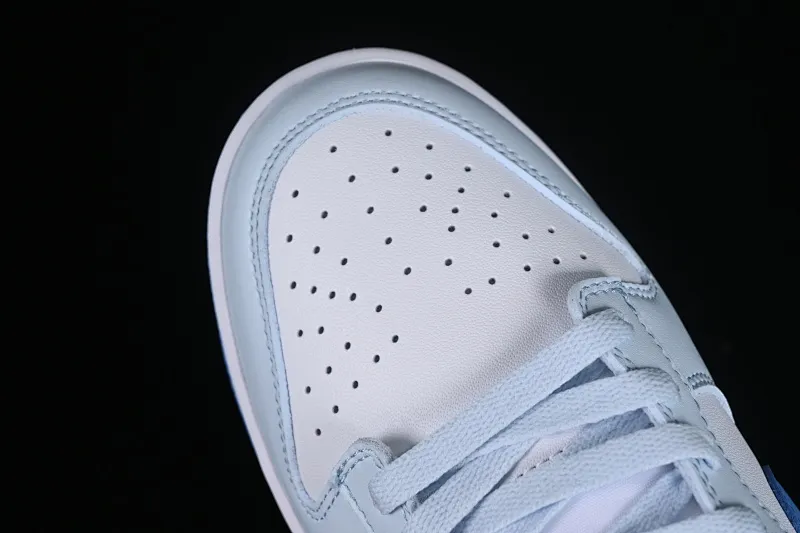 All categories Nk SB Dunk series Nk SB Dunk Low low-top sneakers F version Nk Dunk Low "Blue Tint" small fresh blue SB low-top casual sneakers DD1873-400